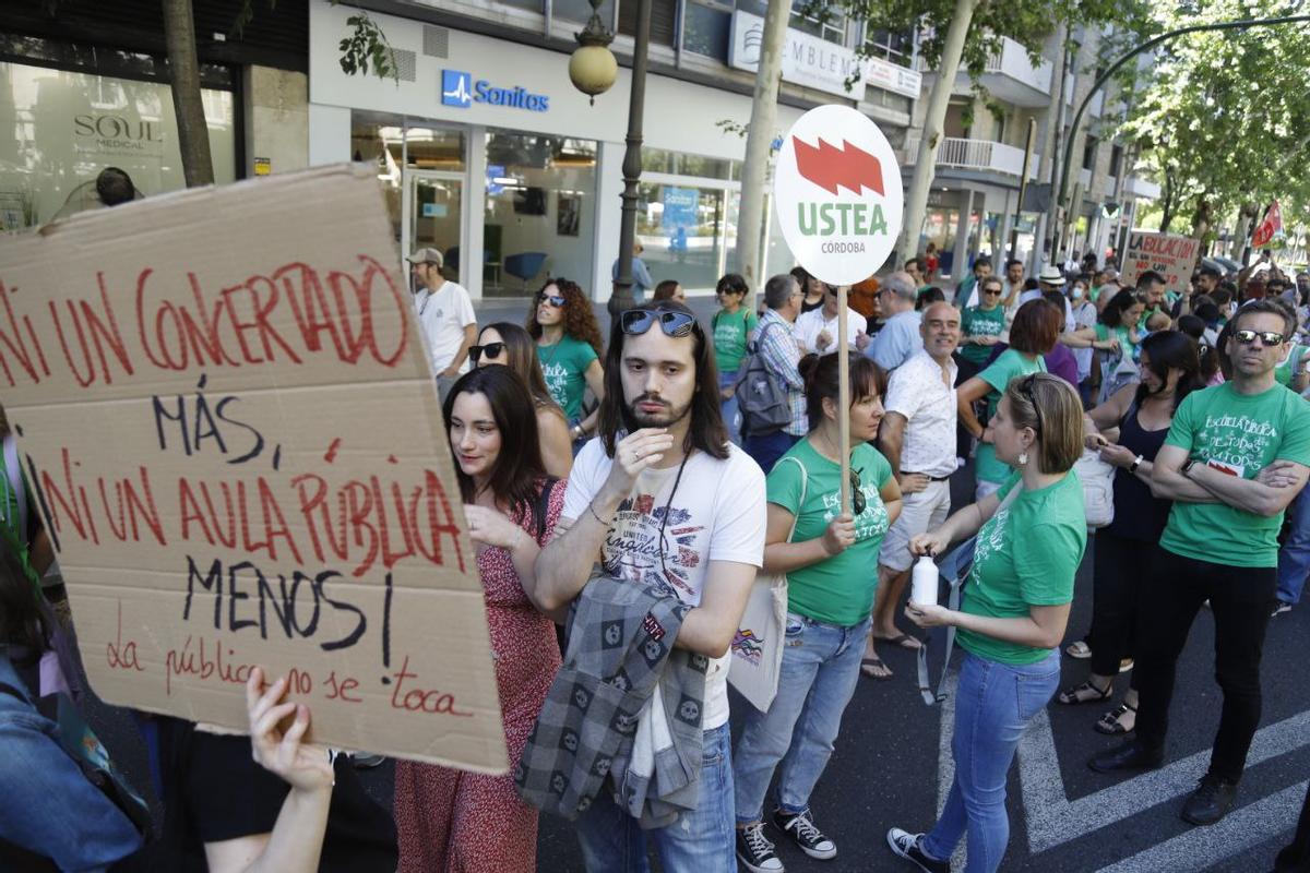 Los docentes cordobeses salen a la calle por una enseñanza pública de calidad