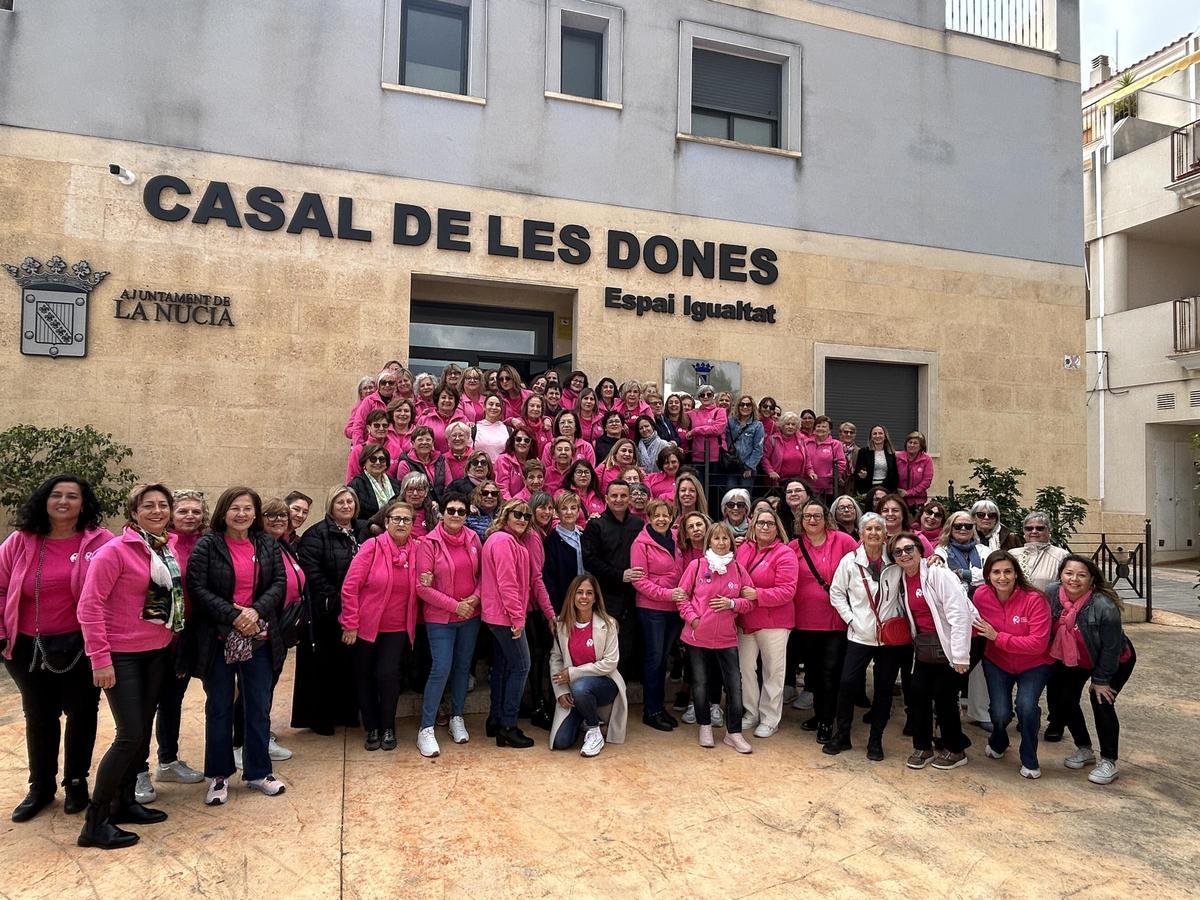 130 mujeres nucieras se reunieron en el Salón Social El Cirer para celebrar esta comida
