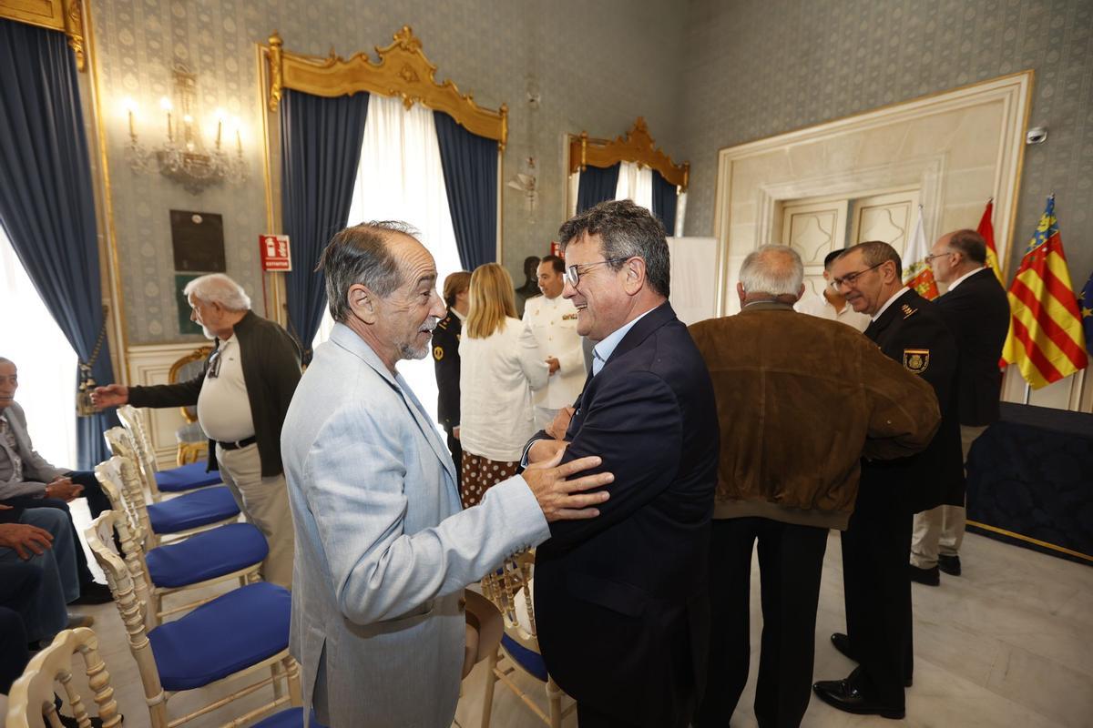 Luis Francisco Esplá con el director del diario INFORMACIÓN, Toni Cabot