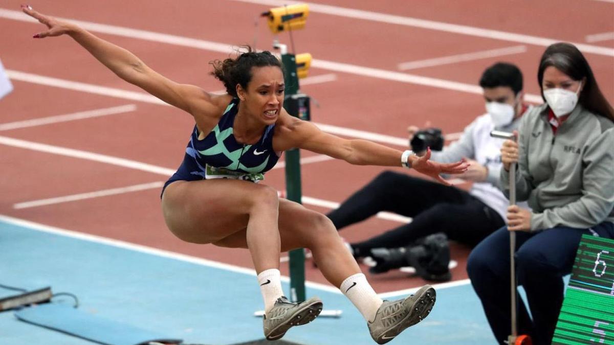 María Vicente ya ha saltado 6,70 metros en 2022