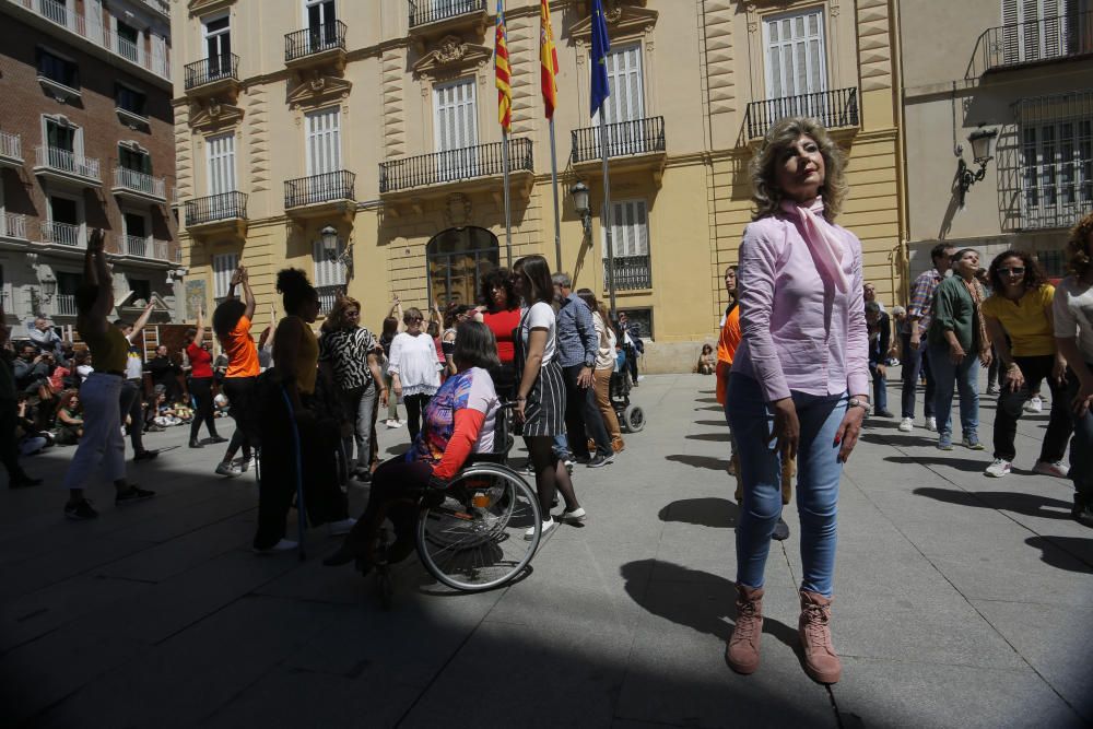 València baila al son de 10 Sentidos