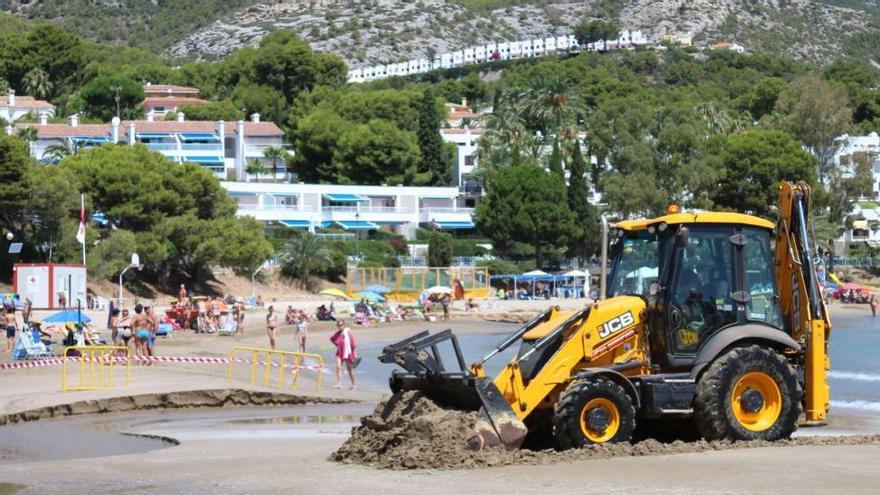 Alcossebre prevé abrir hoy la playa de Las Fuentes tras drenar la zona