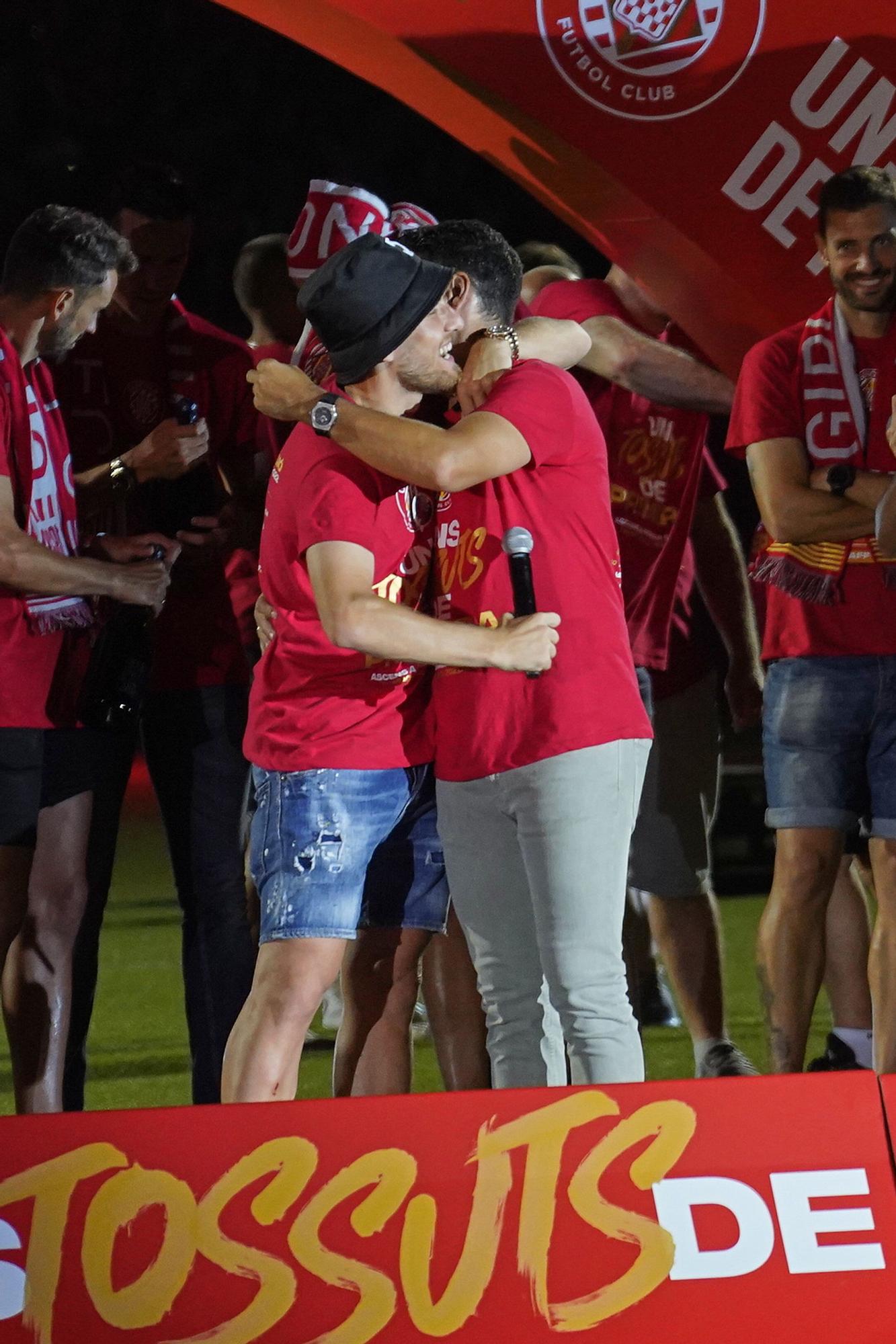 Les millors imatges de la rua de celebració del Girona i el Bàsquet Girona