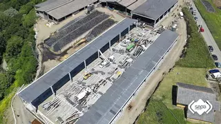 El lamento en Coaña tras el mortal accidente en una ganadería: "Nunca vivimos una tragedia así, es una explotación modélica"