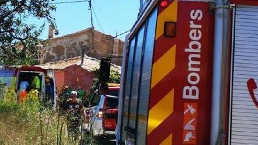 Rescatan a un hombre al que un hierro le había atravesado la pierna en La Vila Joiosa