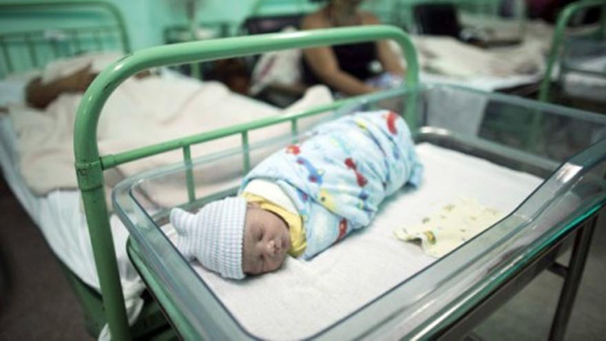 Cuba, primer país del mundo en eliminar la transmisión del VIH de madres a hijo