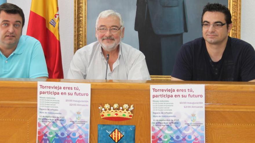 Javier Manzanares, José Manuel Dolón y Víctor Ferrández durante la presentación de las jornadas