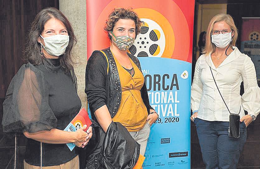 Mónica Ippaso, Mónica Caballé y Karina Zaplana.