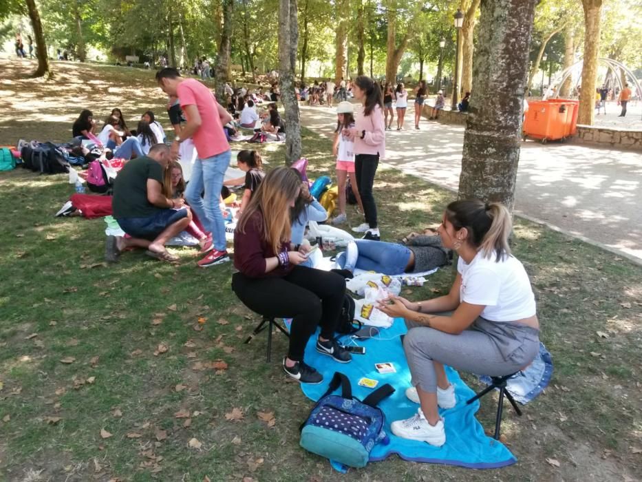 Ambiente en Castrelos horas antes del concierto de Operación Triunfo // J. Lores