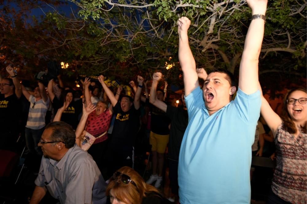 Los aficionados del UCAM lo celebran desde la universidad