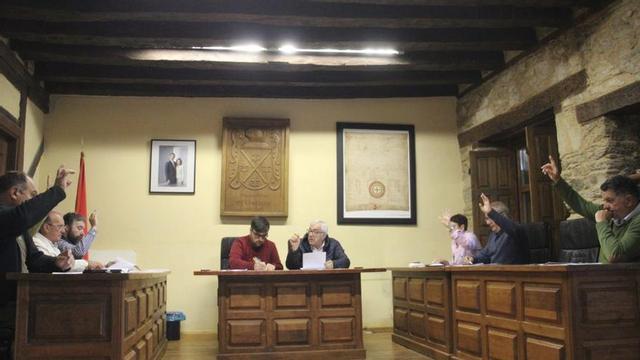 Un momento durante la votación en el pleno de Puebla.  | A. S.