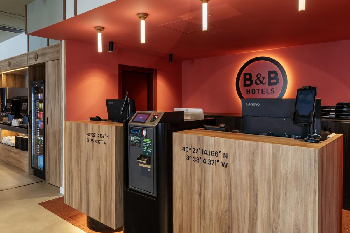Aspecto del vestíbulo del nuevo hotel de B&amp;B en Vallecas, La Gavia.