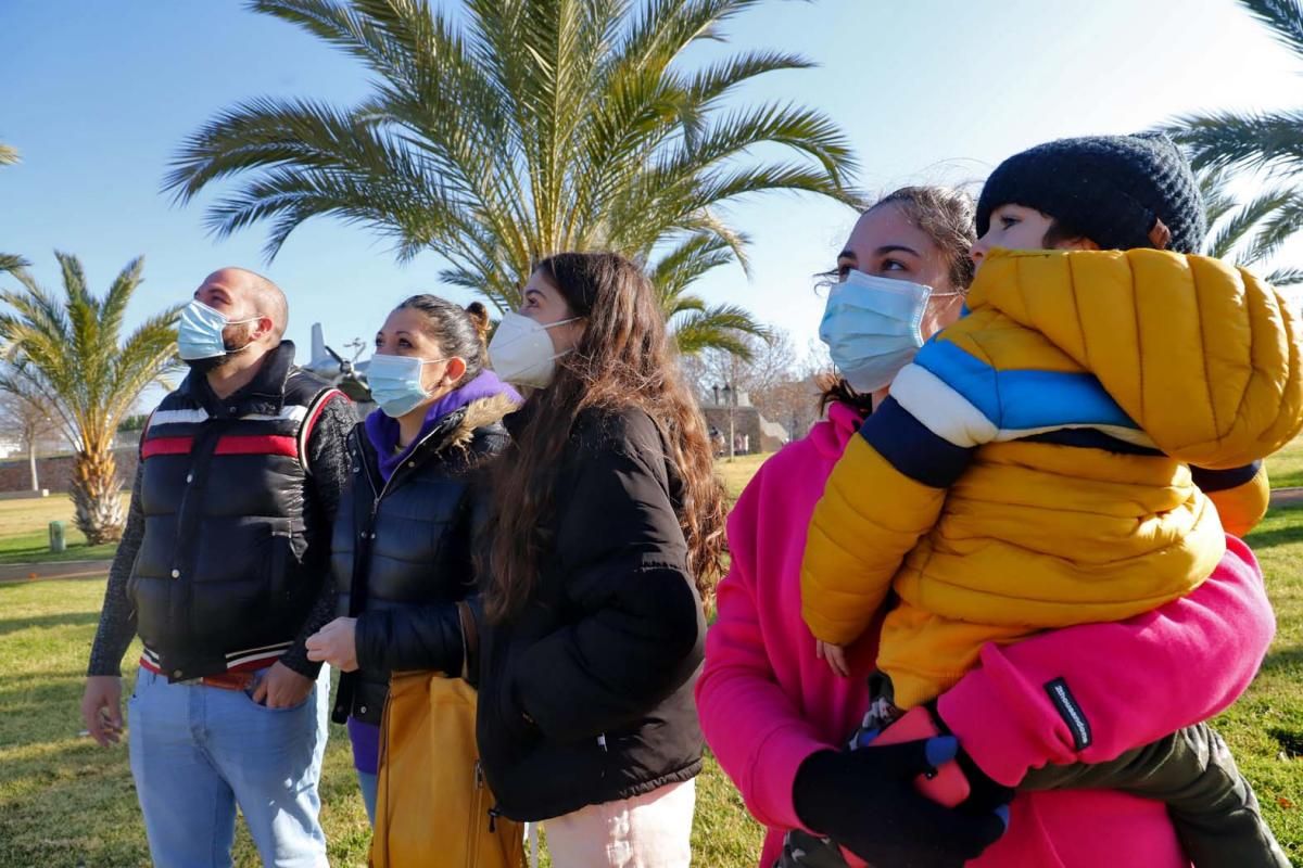 Los Reyes Magos surcan en globo el cielo de Córdoba