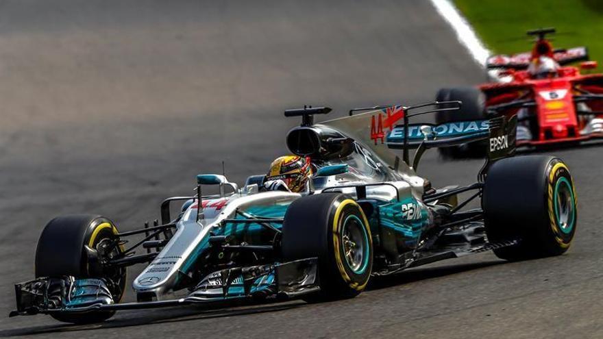 Hamilton gana en Spa y reduce a 7 puntos la ventaja de Vettel
