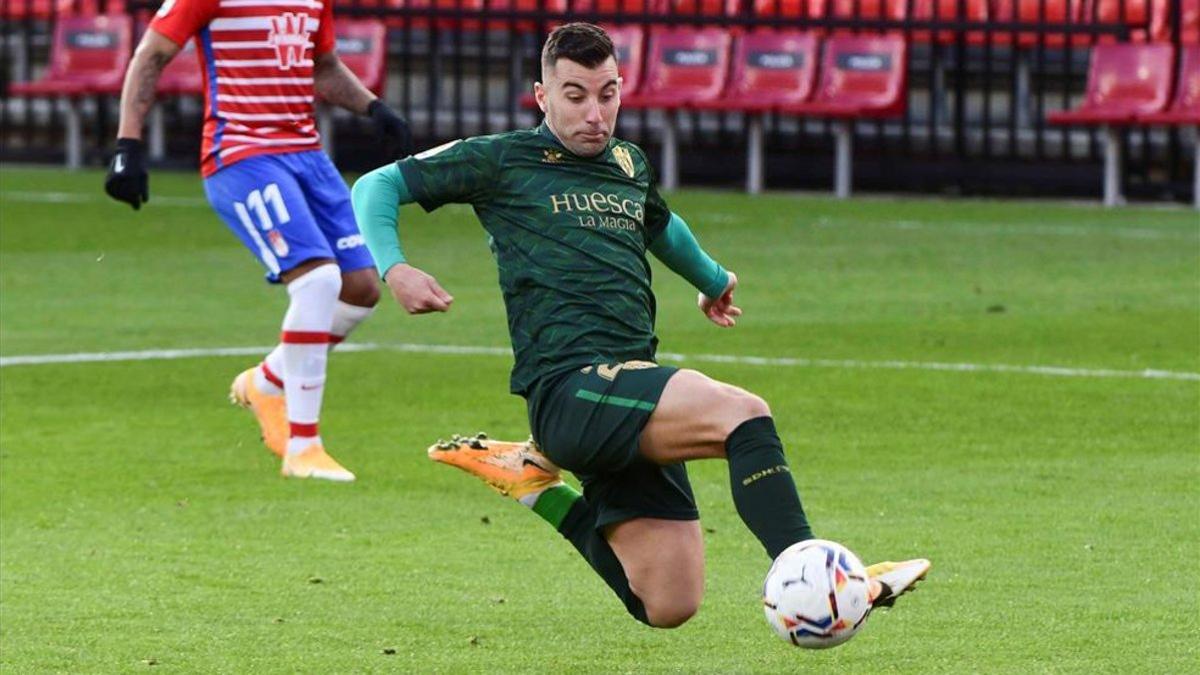 Borja García, ex jugador del Girona, con la camiseta del Huesca.