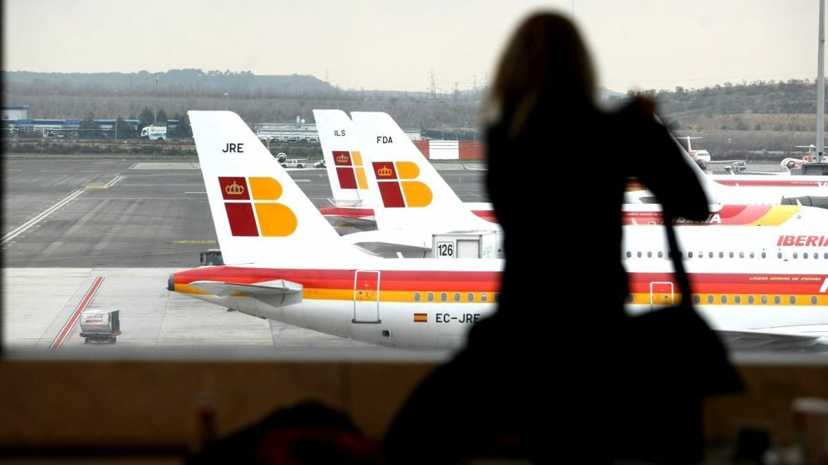 Aviones de Vueling y de Iberia, en el Aeropuerto Madrid-Barajas.