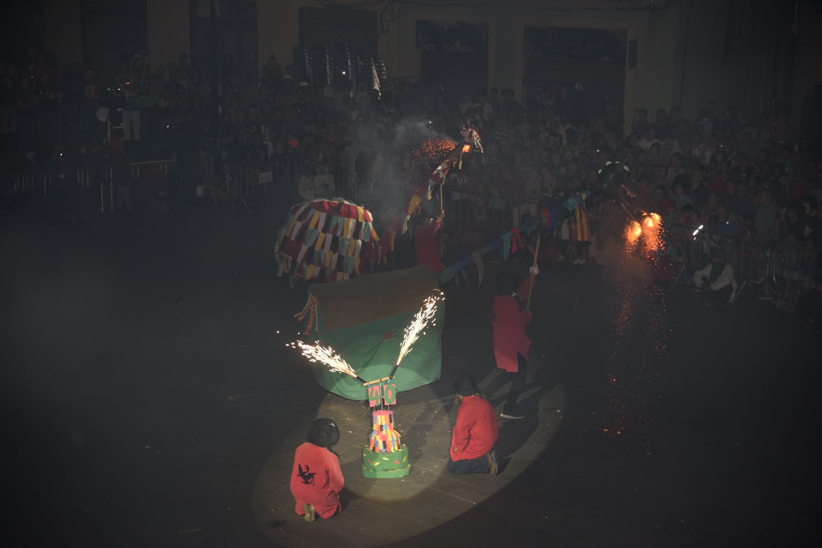 Esclat de gent a la Mostra del Correfoc