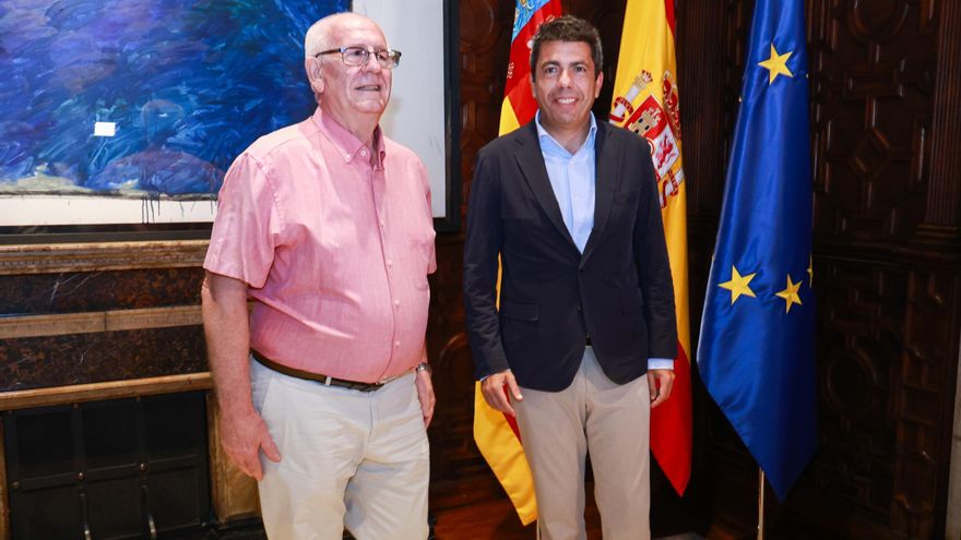 Mazón se reúne con el alcalde de Paiporta y marca otro gol
