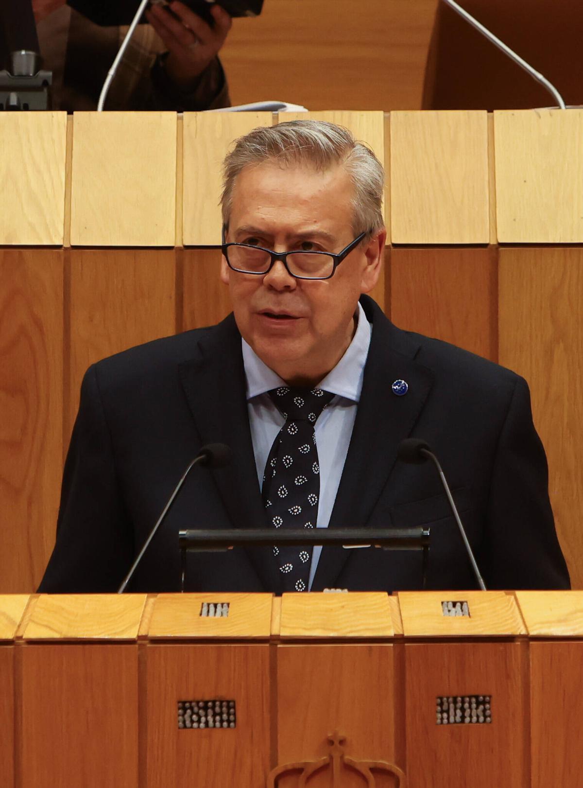Un momento de la comparecencia en el Parlamento del conselleiro de Sanidade, Antonio Gómez Caamaño.