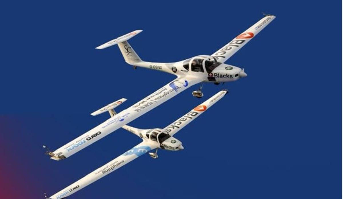Motoveleros Grob 109B, del equipo británico especializado en vuelos nocturnos Aerosparx,