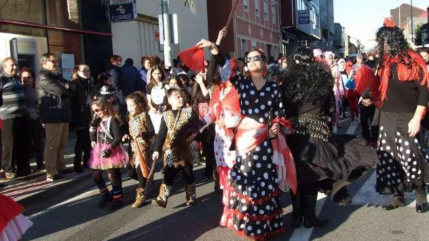 Tras el desfile se celebró una fiesta en la Alameda de Seixo. // G.S.