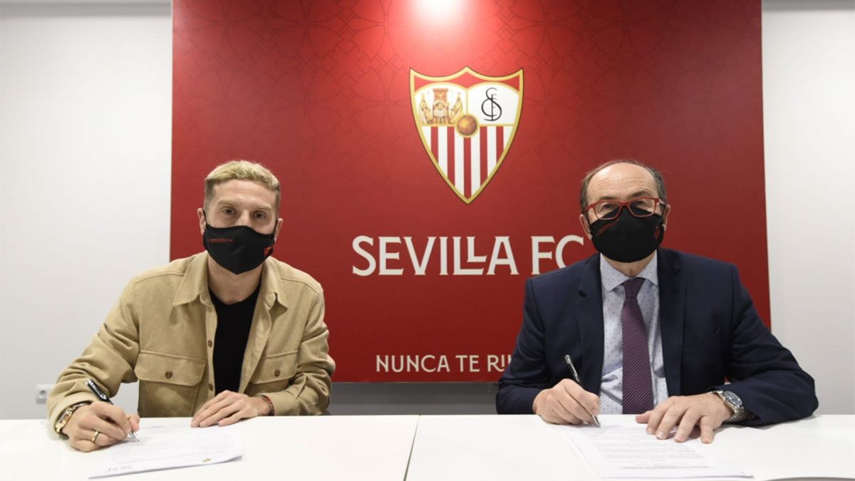 Papu Gómez ya es nuevo jugador del Sevilla
