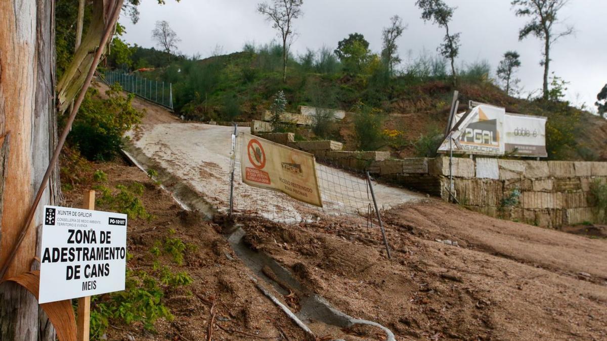 La antaño entrada principal al parque muestra signos evidentes de abandono. |   // IÑAKI ABELLA