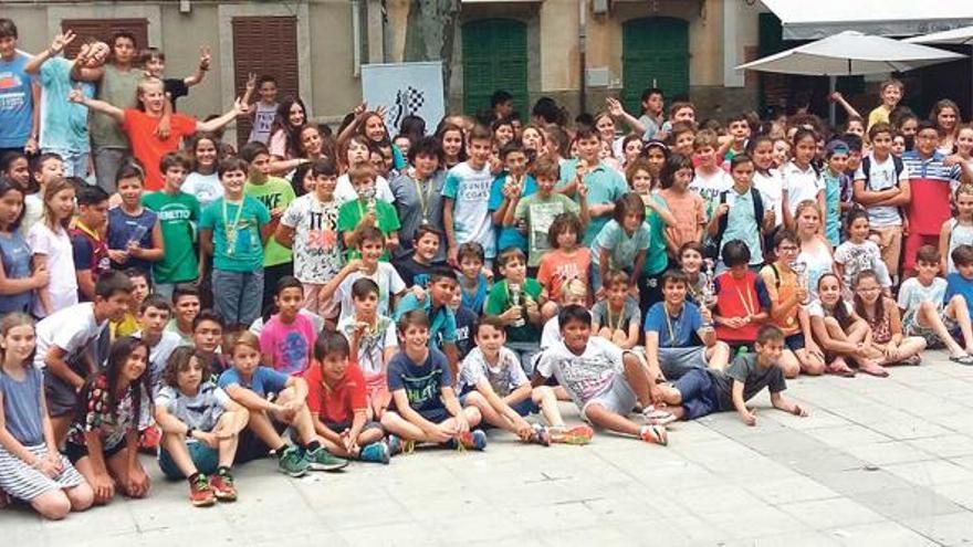 Éxito en el escolar de Artà de ajedrez