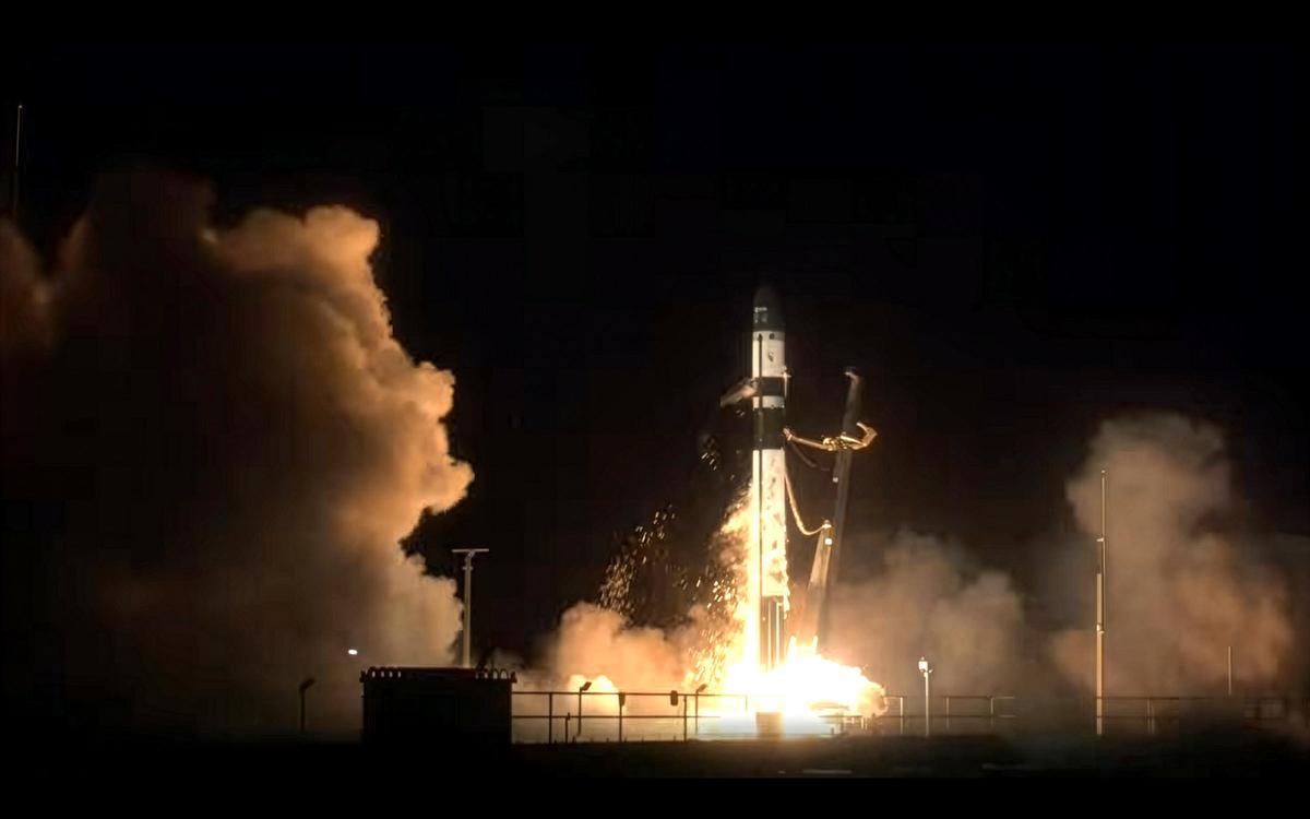 Lanzamiento exitoso de Celeste: el primer satélite desarrollado por GMV despega con éxito desde Nueva Zelanda.