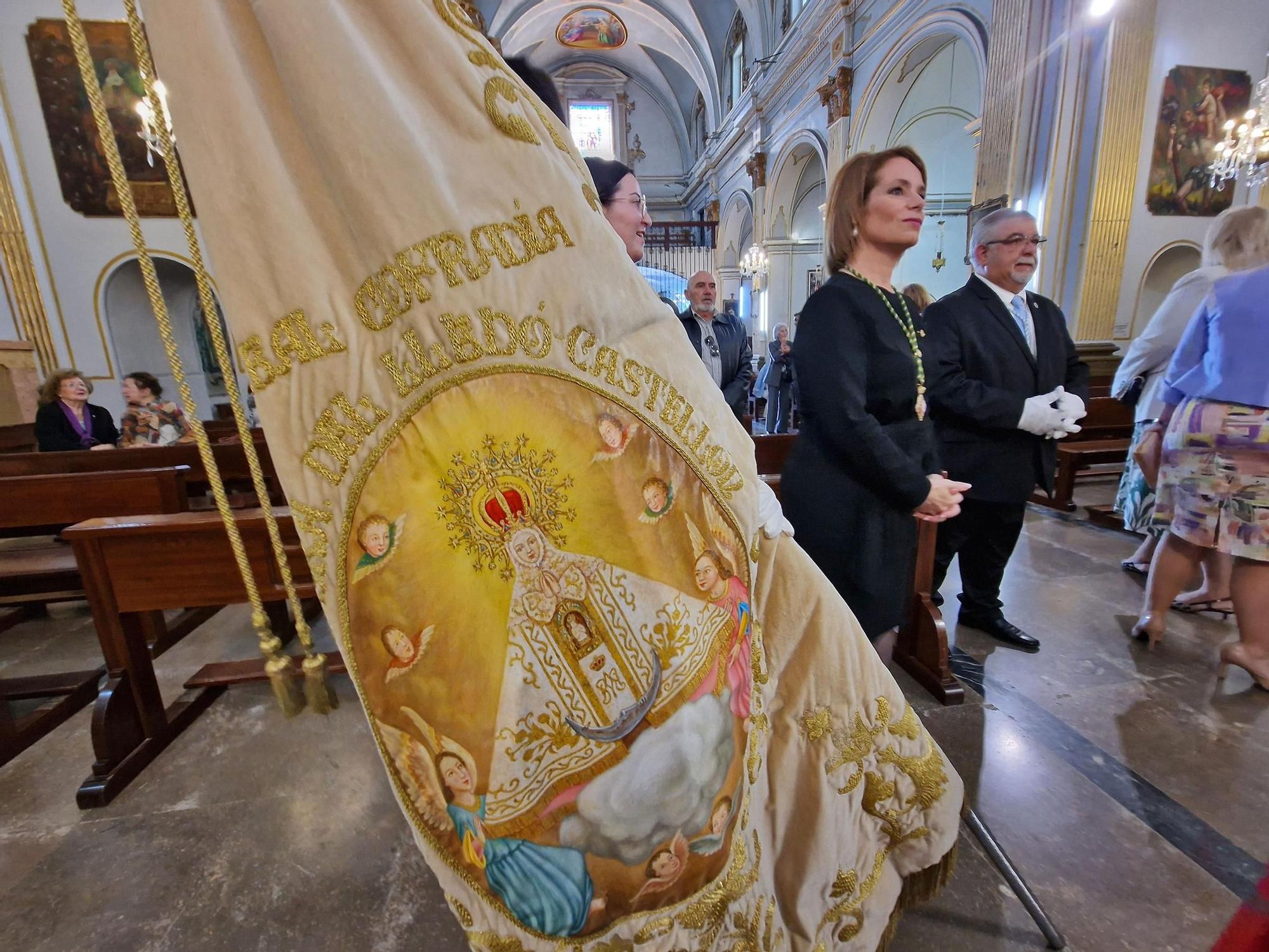 Salida de la Virgen de la basílica de Lledó