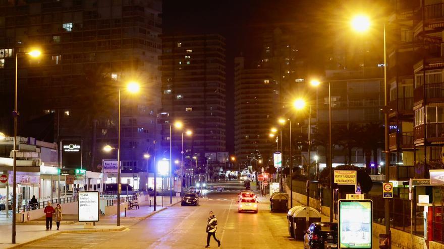 Benidorm cambia más de 3.500 puntos de luz de Levante para ahorrar un 75% en energía