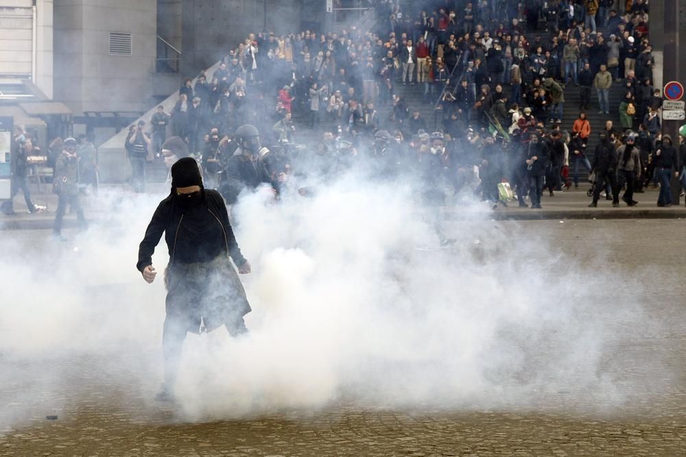 Disturbios en París en la celebración del 1 de Mayo