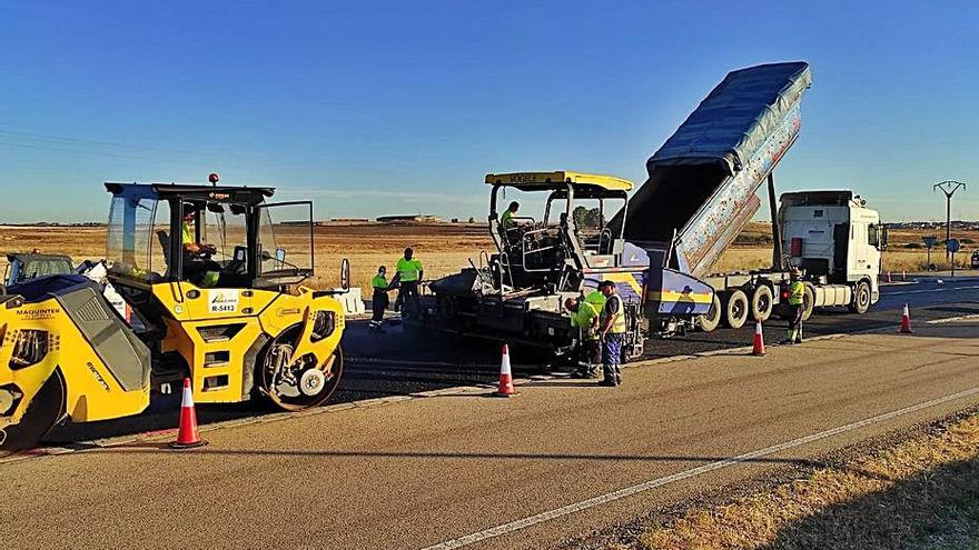 Obras en una carretera autonómica de Zamora. | JCyL