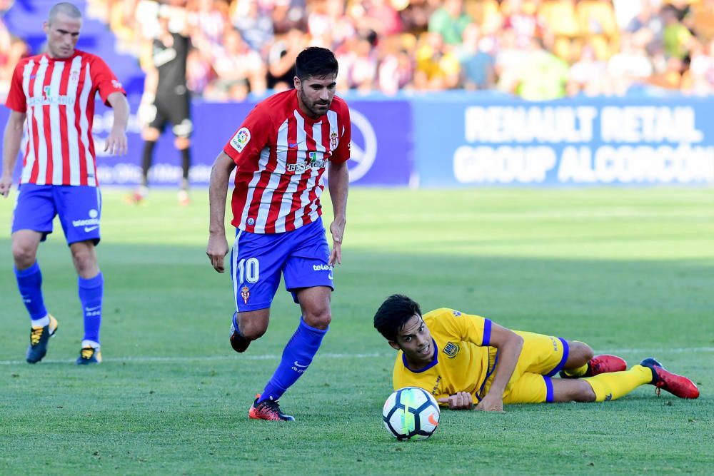 El partido entre el Alcorcón y el Sporting, en imágenes