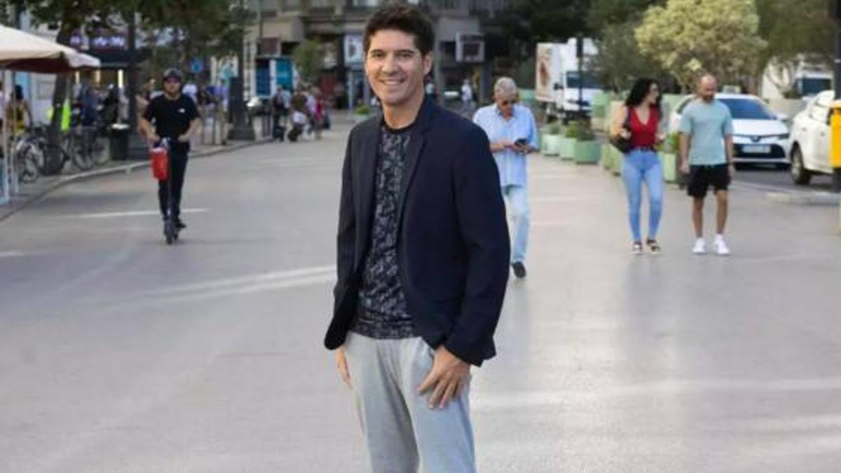 L'escriptor valencià Paco Cerdà, autor de "Presentes"