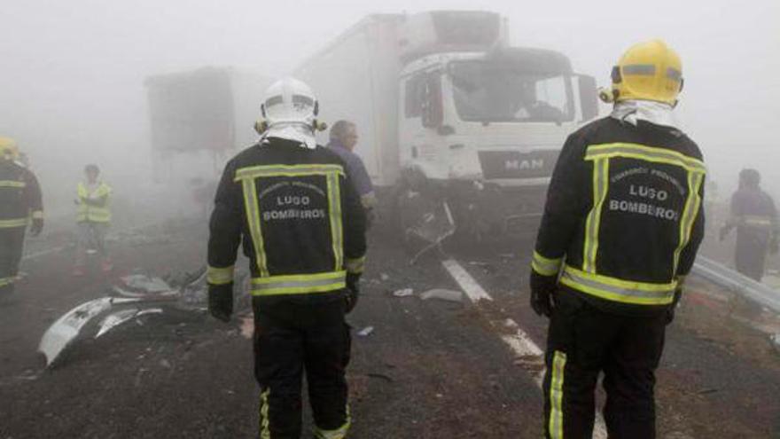 Dos camiones de gran tonelaje implicados en los accidentes múltiples. EFE