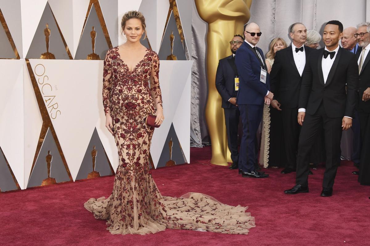 Premios Oscar 2016: Chrissy Teigen de Marchesa