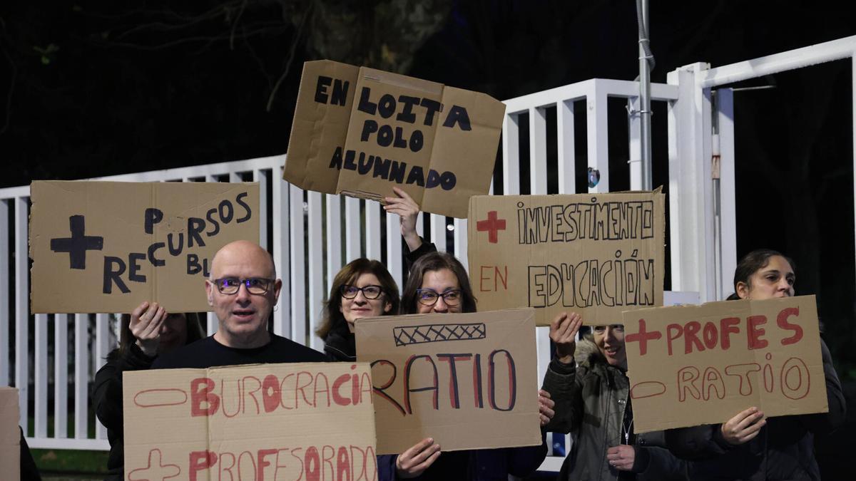 Concentración de profesorado en 2025 para reclamar más medios a la Xunta.