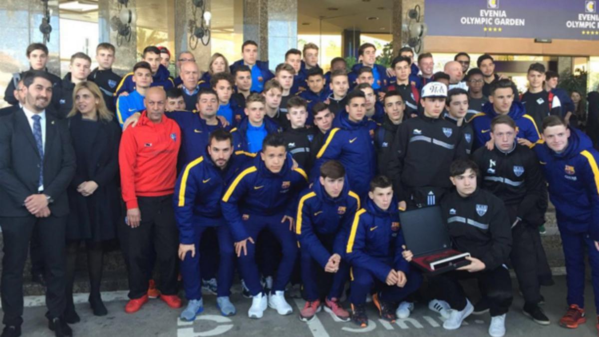 El Cadete A entregó una placa al KAS Eupen