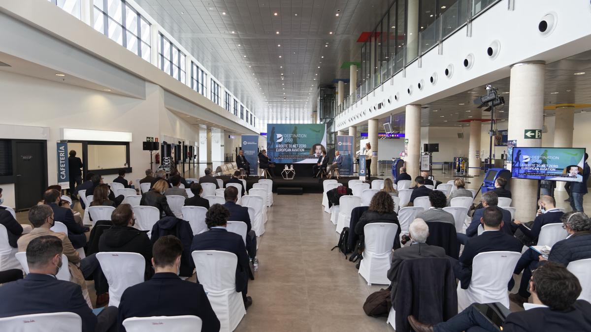 Los asistentes al Business Forum del aeropuerto de Castellón.