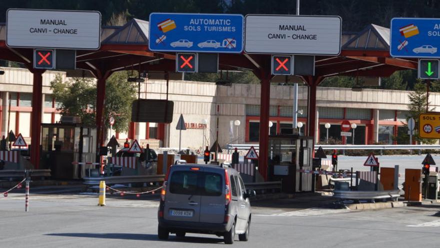 Imatge d&#039;arxiu del peatge del Túnel del Cadí