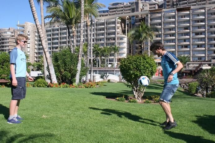 David Silva en el que sorprende con cámaras ocultas a un niño huérfano