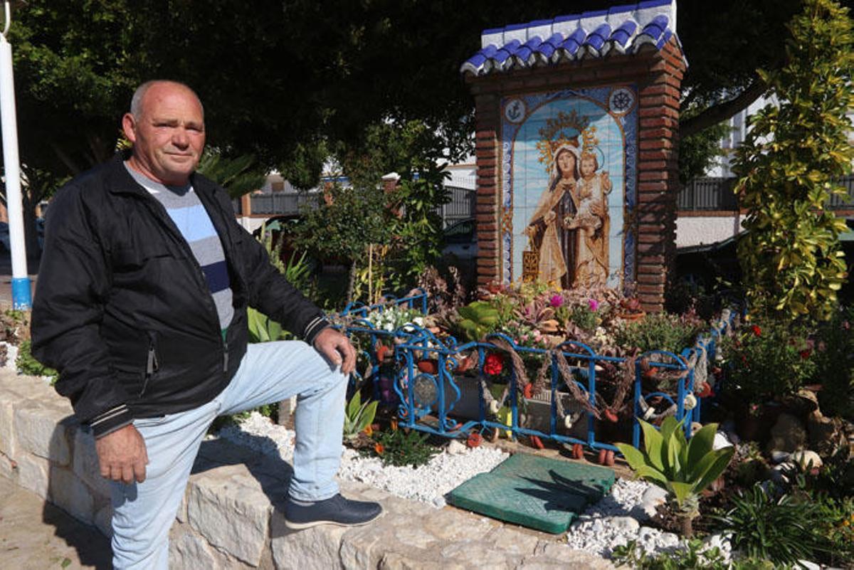 Rompen tiestos y roban objetos de un altar callejero a la Virgen del Carmen