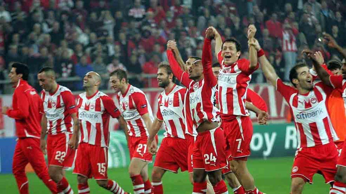 Olympiacos puede cambiar las sonrisas por las lágrimas del descenso