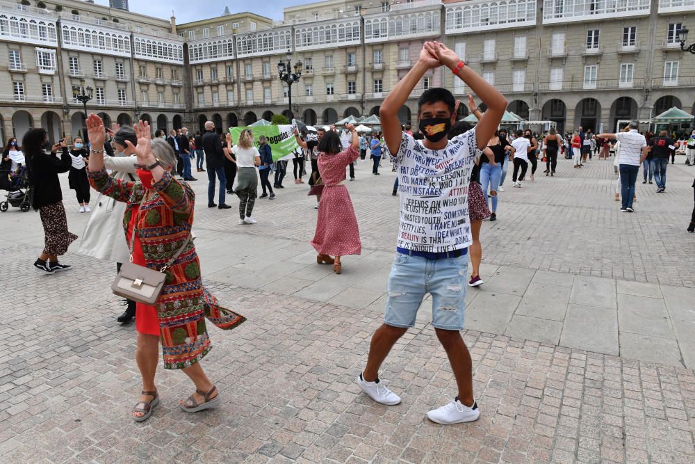 Manifestación con baile de las escuelas de danza