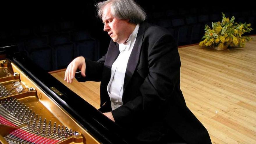 El pianista Gregory Sokolov, durante una actuación.