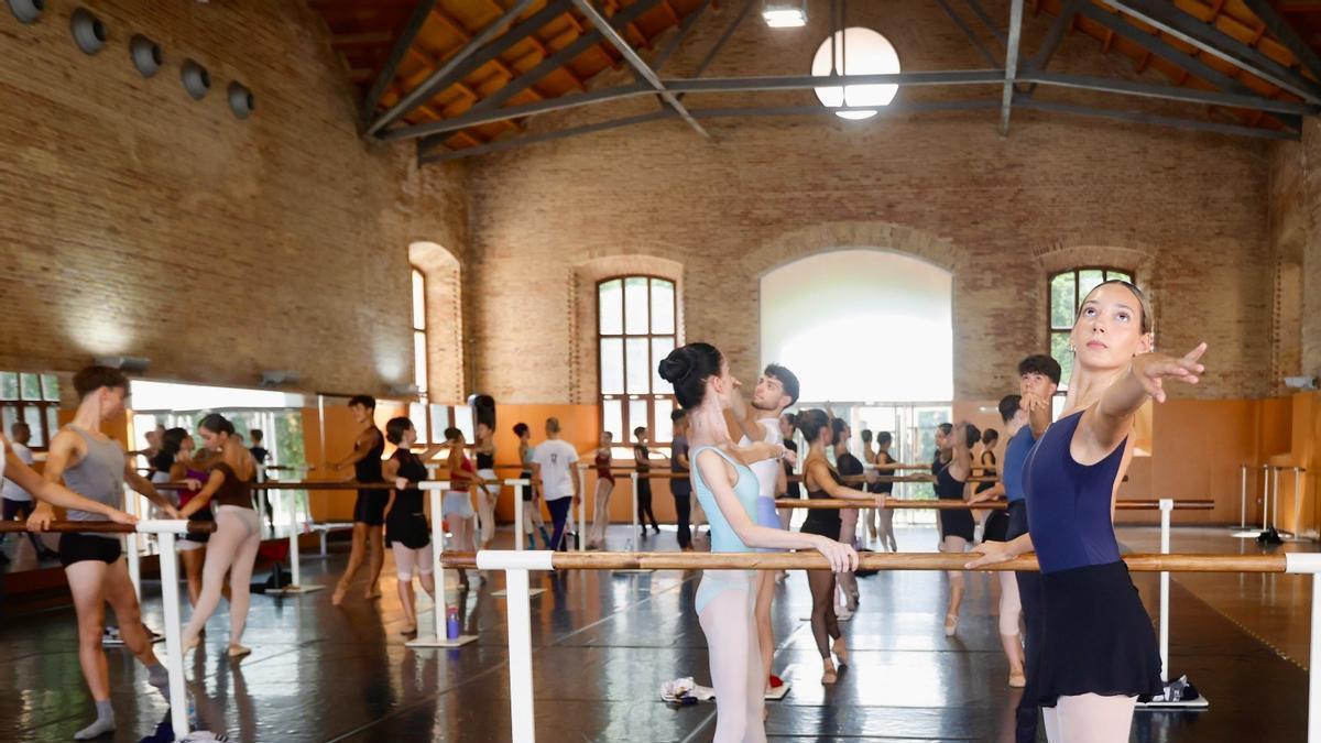El Campus Internacional València Danza, acogido en la Petxina, bate récord con 153 bailarines en su XVII edición