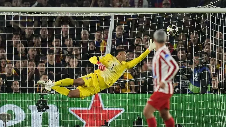 ¡Pique total de Musso y Simeone con la prensa por la polémica del Barça - Atlético! "No se si vieron el partido"