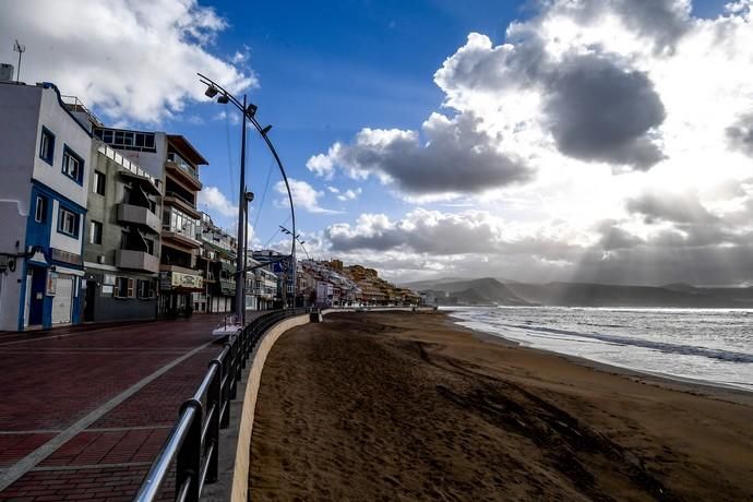 18-03-20  LAS PALMAS DE GRAN CANARIA. PLAYA DE LAS CANTERAS Y ALREDEDORES. LAS PALMAS DE GRAN CANARIA. Recorrido en busca de la UME.  Fotos: Juan Castro.