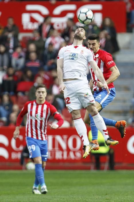 El partido entre el Sporting y la Cultural Leonesa, en imágenes